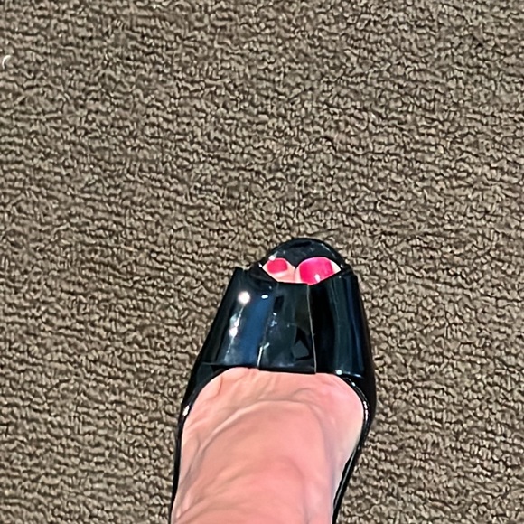 Stuart Weiztman BowRight platform shoes - Picture 7 of 7